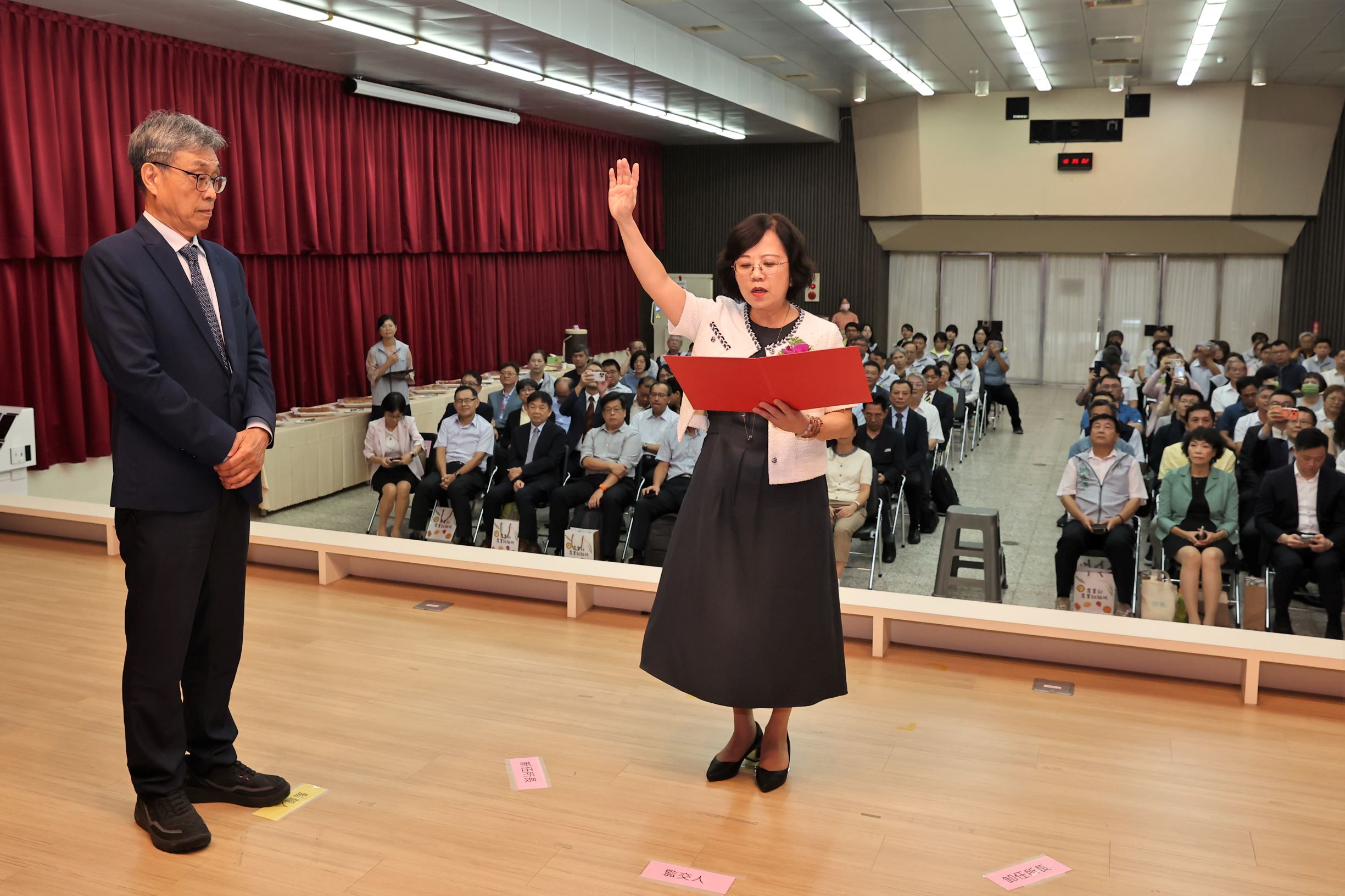 圖2_李紅曦所長宣誓rev.jpg