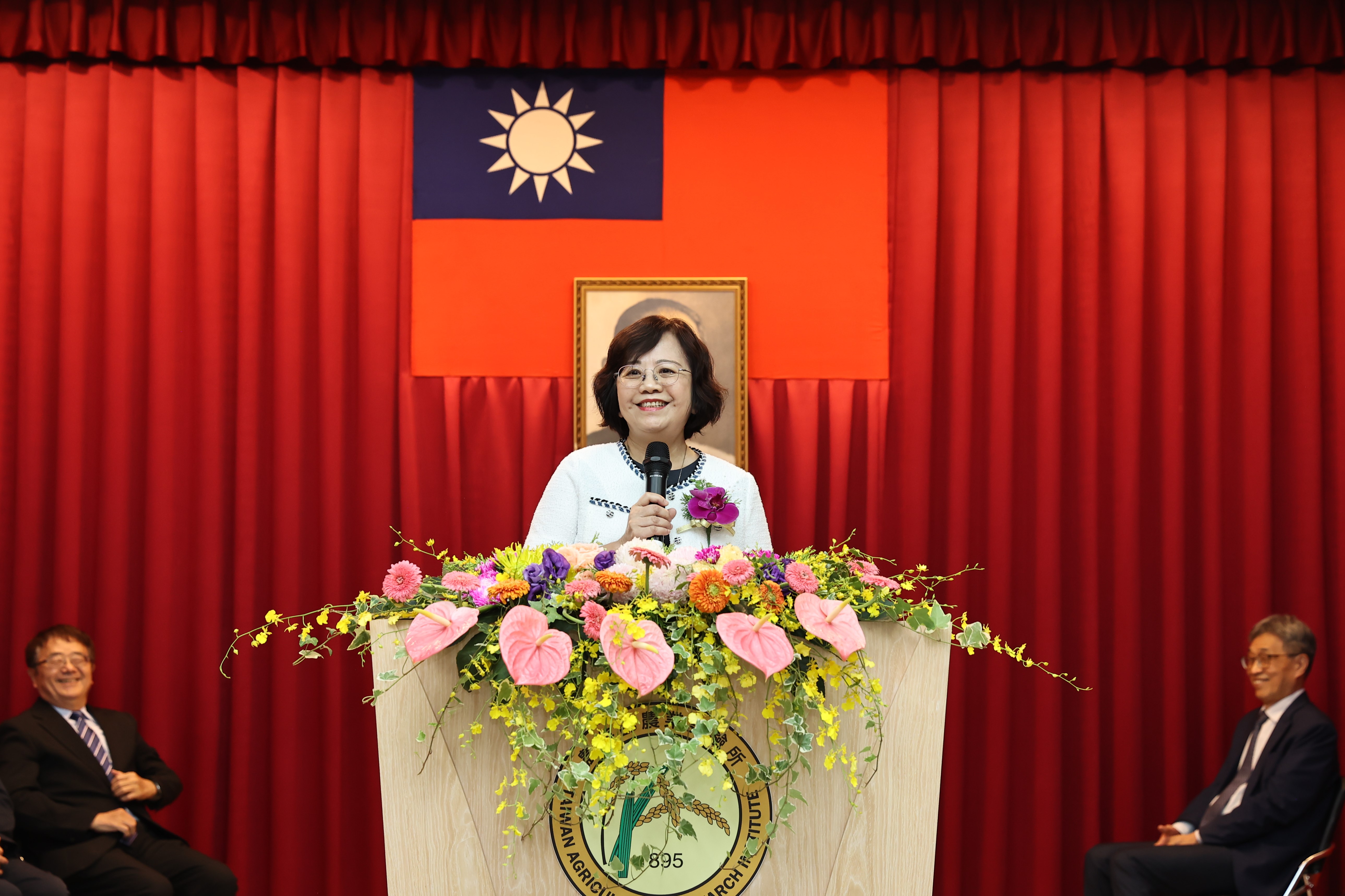 圖5_李紅曦所長致詞.jpg