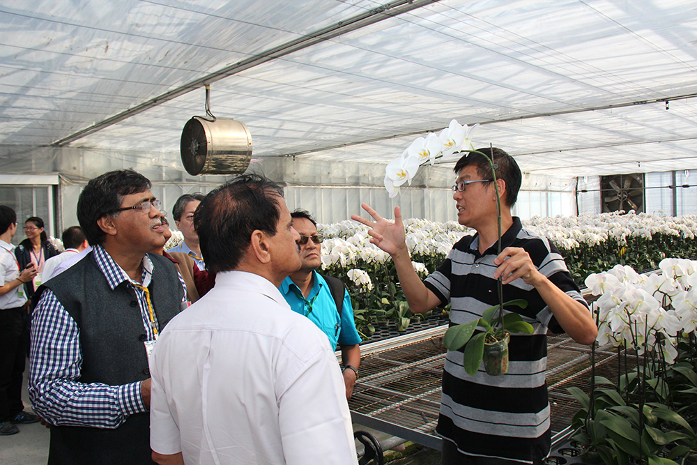 Dr. Ting-En Dai from the Taiwan Agricultural Research Institute, COA introduced the development and trade of Taiwan orchid industry in the Taiwan Orchid Plantation